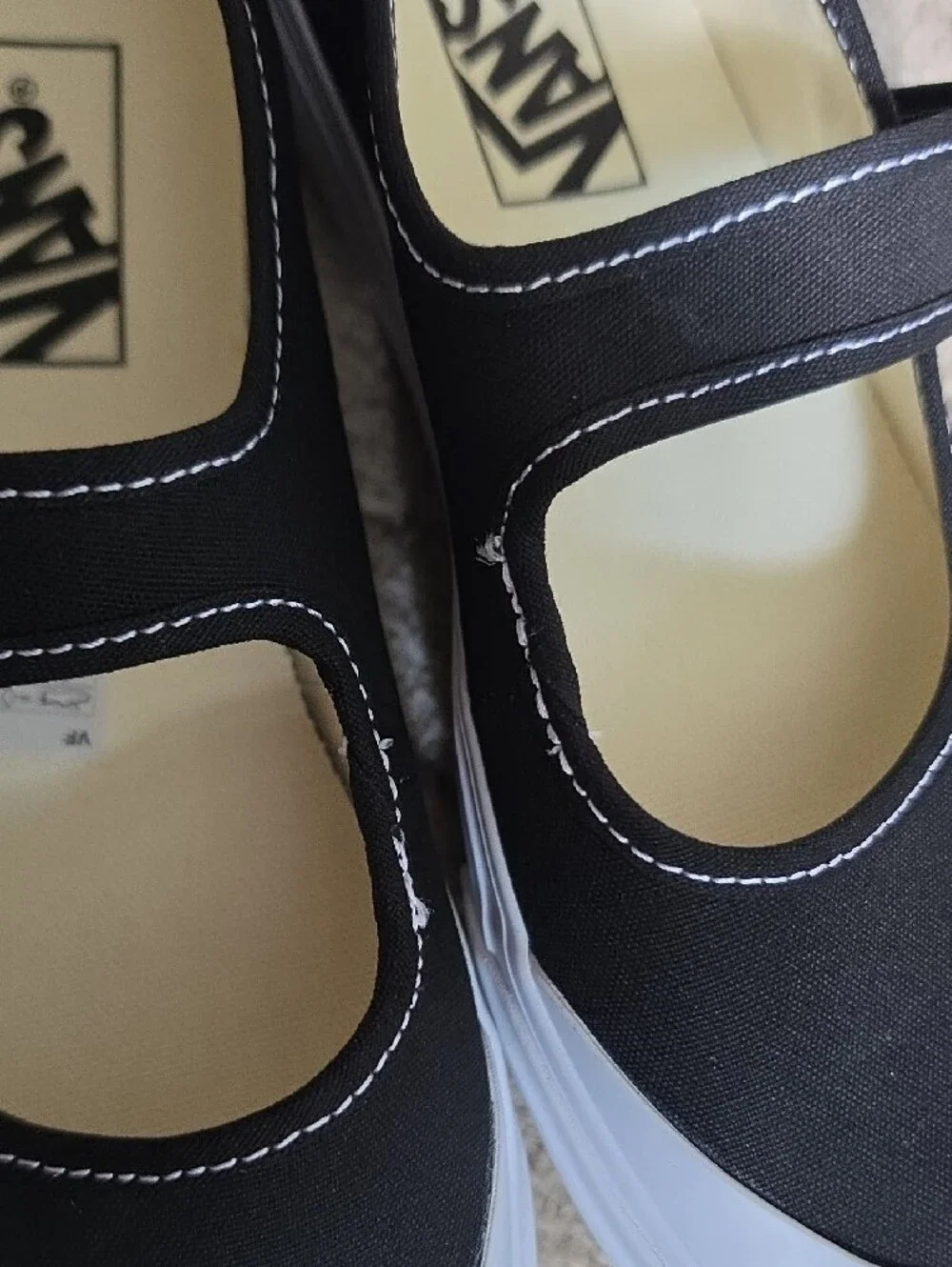 Vans Mary Jane Canvas shoes in the classic Black / True White colorway, 8, NWOB